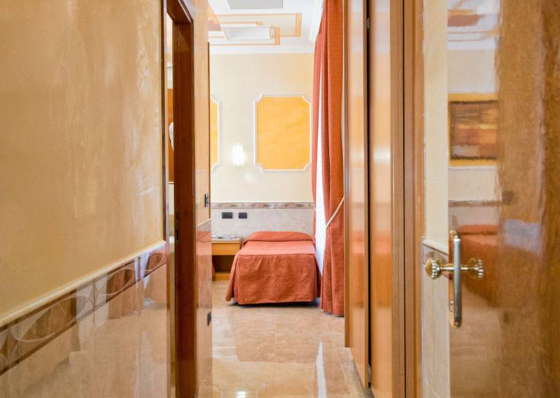Habitación cuádruple Hotel Marco Polo Roma Habitación cuádruple Hotel Marco Polo Roma