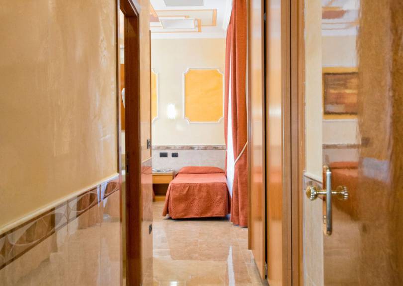 Quadruple room Marco Polo Hotel Rome