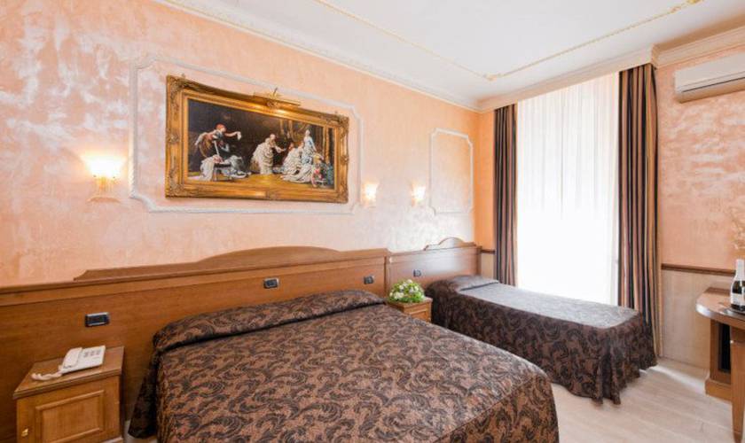 Camera tripla Hotel Marco Polo Roma Camera tripla Hotel Marco Polo Roma