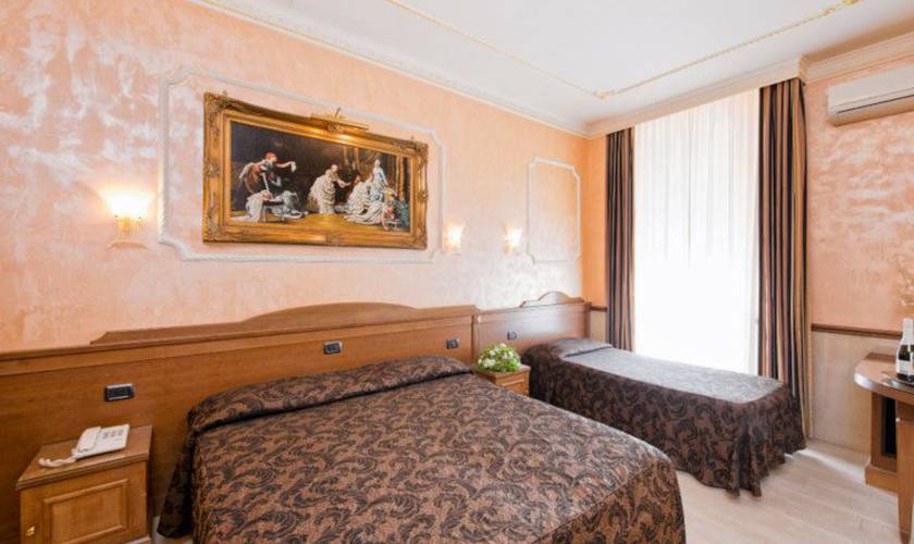 Habitación triple Hotel Marco Polo Roma