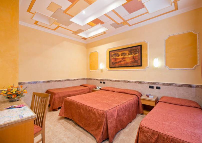 Habitación cuádruple Hotel Marco Polo Roma Habitación cuádruple Hotel Marco Polo Roma