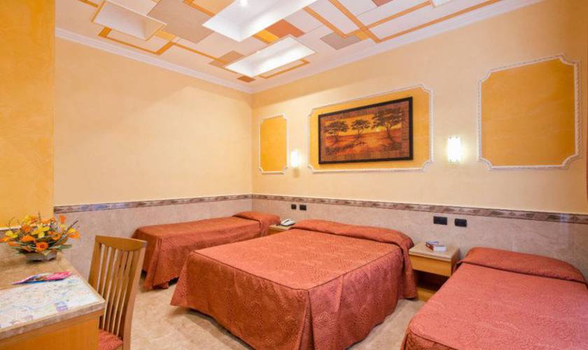 Quadruple room Marco Polo Hotel Rome