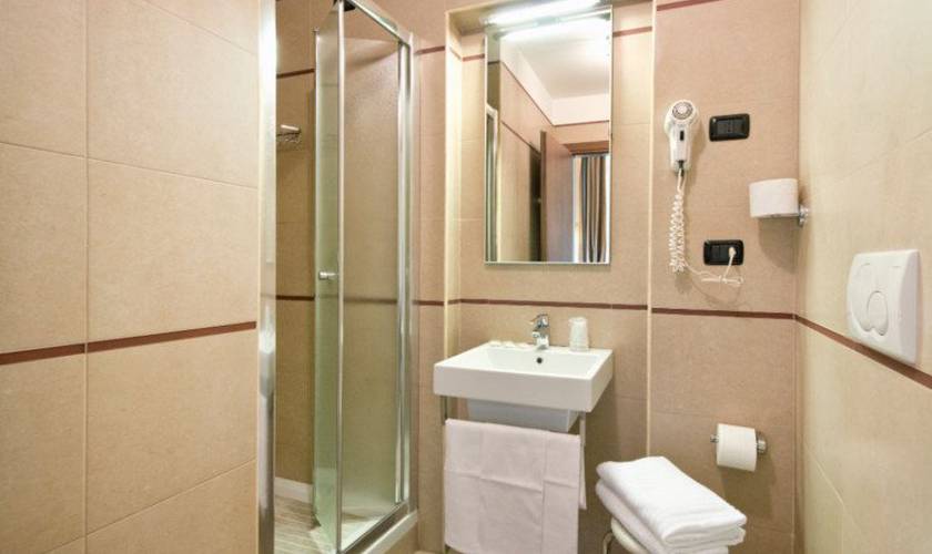 Camera quadrupla Hotel Marco Polo Roma Camera quadrupla Hotel Marco Polo Roma